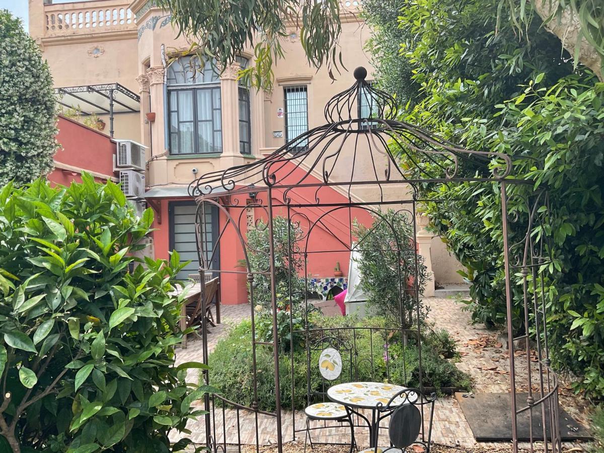 Villa Modernista Барселона Екстериор снимка
